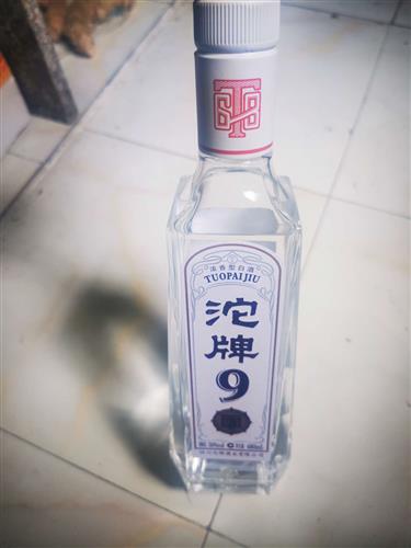 舍得酒就是三無產品,這種光瓶酒每一瓶酒上都沒有生產日期,都不知道什么時候生產出來